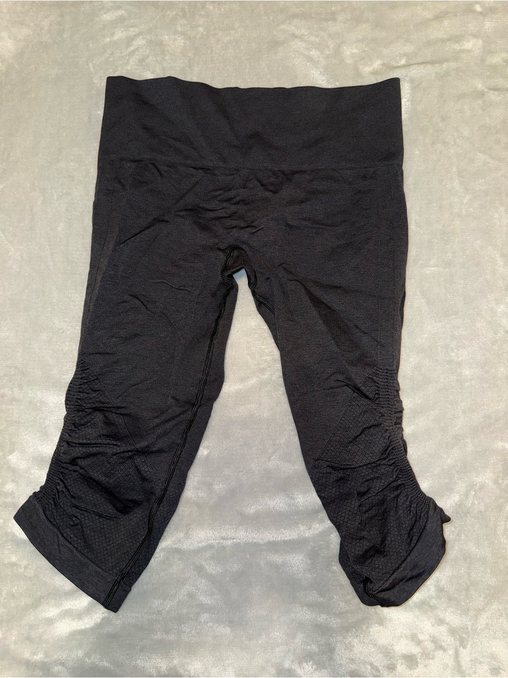 Lululemon Size 6 Capri Leggings